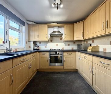 2 Bedroom House To Let - Photo 4