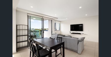2-bed, 2-bath apartment in prime Fortitude Valley location - Photo 4