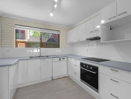 Private Oasis Just 5KM's to CBD - Photo 2