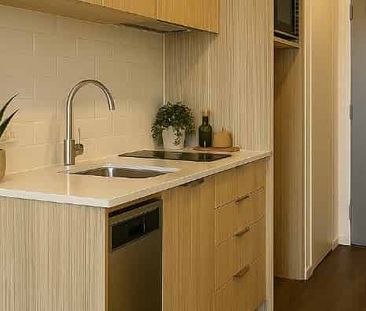 Huge studio now available. - Photo 4