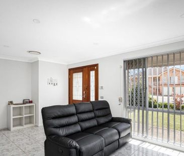 Modern Family Home - Photo 2