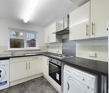 3 bedroom terraced house to rent - Photo 5