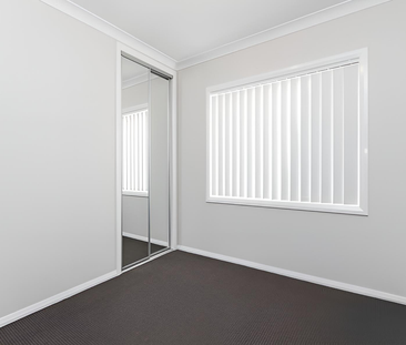 MODERN & LOW MAINTENANCE - Photo 4