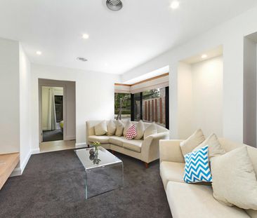 5 BEDROOM HOME WITH POOL - Photo 5