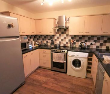 3 bedroom semi-detached house to rent - Photo 6