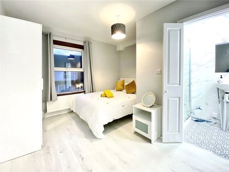 4 bedroom house to rent Cecil Street, Watford, Hertfordshire, WD24 - Photo 3