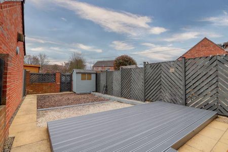 2 bedroom terraced house to rent - Photo 4