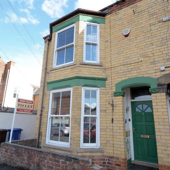 3 bedroom end of terrace house to rent - Photo 1