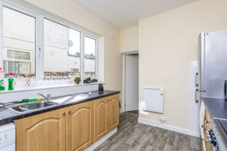 4 bedroom house to rent Baileys Road, PO5 - Photo 2