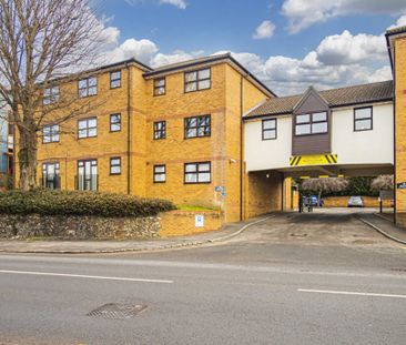 1 bed Flat for rent - Photo 2