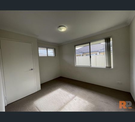 21 Cherrytree Chase, Maddington, WA 6109 - Photo 4