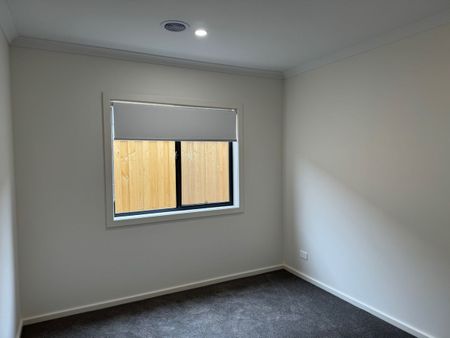 Spacious Home in Harpley Estate - Photo 4