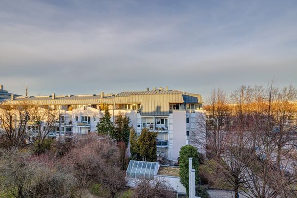 Beautifully furnished maisonette-gallery apartment in Bogenhausen - Foto 1