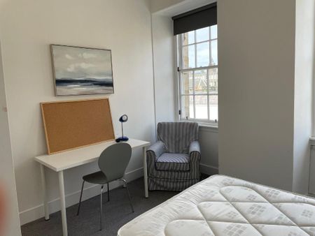 4 bedroom flat to rent - Photo 5