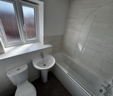 3 bedroom semi-detached house to rent - Photo 6