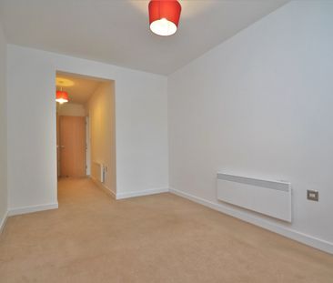 Flat to rent - Springbank Road, London, SE13 - Photo 3