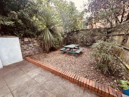 2 bedroom flat to rent - Photo 4