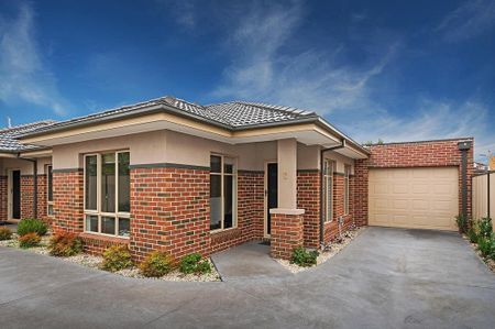 Stylish Living in a Private, Convenient Setting - Photo 3