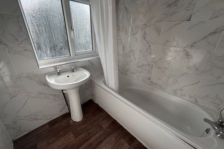 Norman Road, SMETHWICK - Photo 5