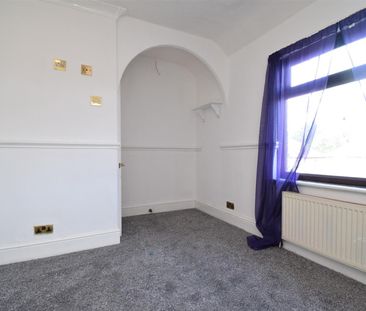 Warren Avenue, Wakefield - Photo 1