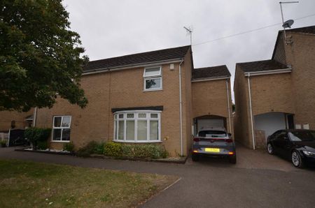 3 bedroom semi-detached house to rent - Photo 3