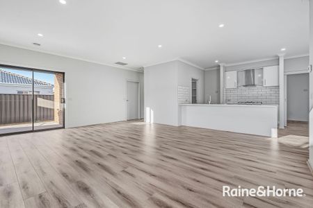 Brand New 4 Bedroom house in Clyde! - Photo 2