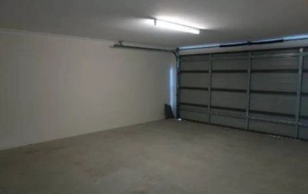 FULLY FENCED, 3 BEDROOM UNIT IN DEERAGUN - Photo 4