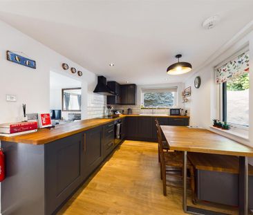 2 bedroom terraced house to rent - Photo 4