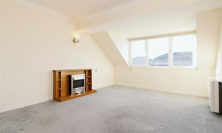 Homeborough House, Hythe, SO45 - Photo 2