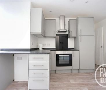 2 bedroom maisonette to rent - Photo 2