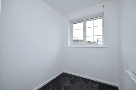8, Ryedale Holt, Leeds, West Yorkshire, LS12 4TT - Photo 3