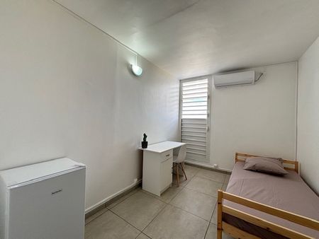 Location Appartement 5 pièces 70m² LES ABYMES 97139 - Photo 5