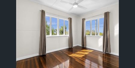 1633 Logan Rd, Upper Mount Gravatt QLD 4122 - House For Rent | Domain - Photo 5