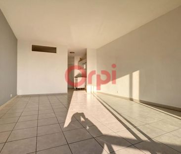 Location Appartement 1 pièce 40m² ST LAURENT DU VAR 06700 - Photo 1