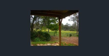 2 BEDROOM COTTAGE (ROLEYSTONE/ARALUEN) on ACREAGE. $600/WK - Photo 3