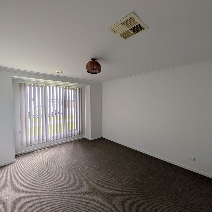 16 Murray Way - Photo 1