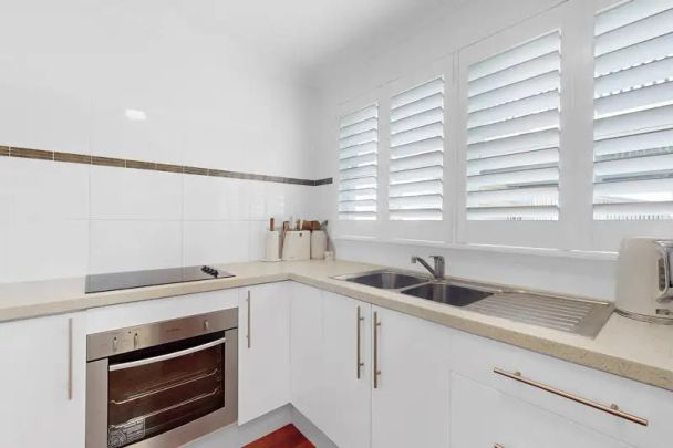 3/11 Henry Street, Greenslopes QLD 4120 - Photo 1