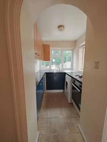 3 bedroom terraced house to rent - Photo 4