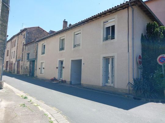 LOCATION Appartement, T2Bis, VALENCE EN POITOU COUHE - Photo 1