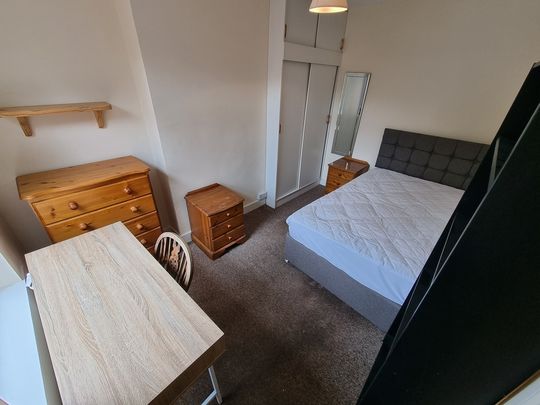 4 Bed Student Accommodation - Photo 1