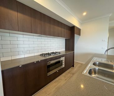 Spacious Four-Bedroom Family Home - Photo 6