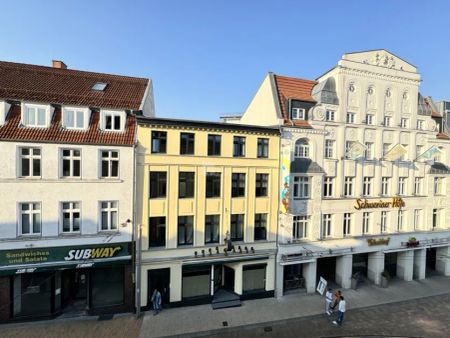 Gemütlich und Zentral – 2-Zimmer-Wohnung mit offener Wohnküche und Badewanne - Photo 2