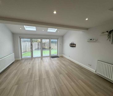 2 bedroom semi-detached house to rent - Photo 4