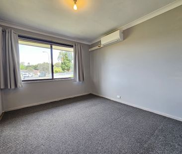 A family residence walking distance to Showground station - Photo 4