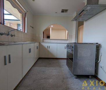 Spacious and Stylish Living in Ridgehaven - Photo 2