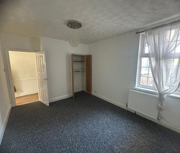2 Bed Flat, Longbridge Road, IG11 - Photo 2