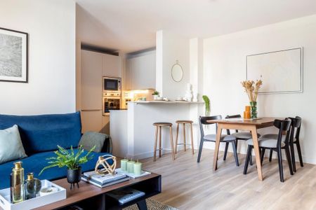 3 bedroom flat to rent - Photo 2