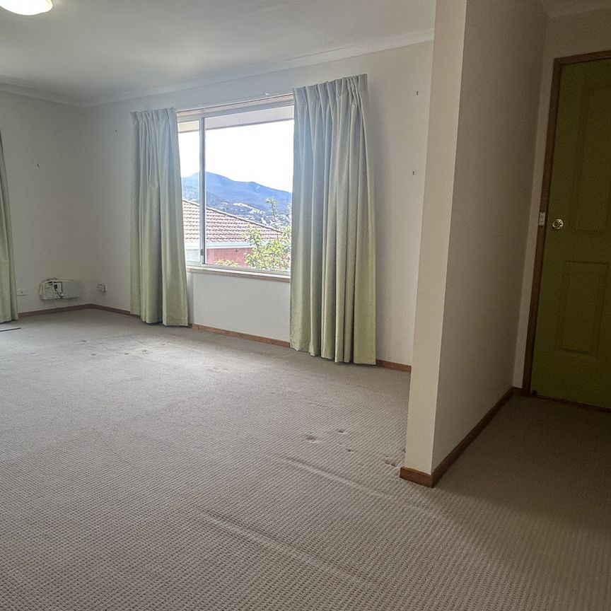 Convienently Located 2 Bedroom Unit - Photo 1