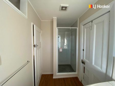 Great location close to the beach! - Photo 3