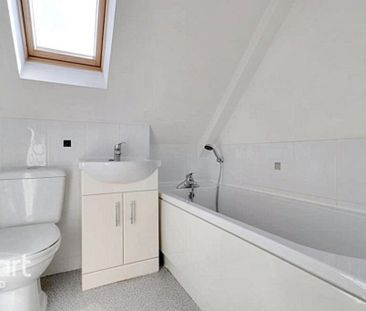 4 bedroom detached house to rent - Photo 4